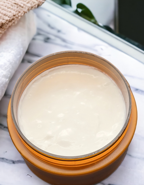 Load image into Gallery viewer, Brightening Fresh Cream &amp; Milk Clay Mask
