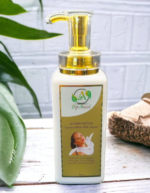 Load image into Gallery viewer, La Dame Gold Collagen &amp; Glutathione Brightening Body Milk Lotion – 16oz | Daily Body Moisturizer with Vitamin E for Smooth, Soft-Feeling Skin | Lightweight Hydration for All Skin Types

