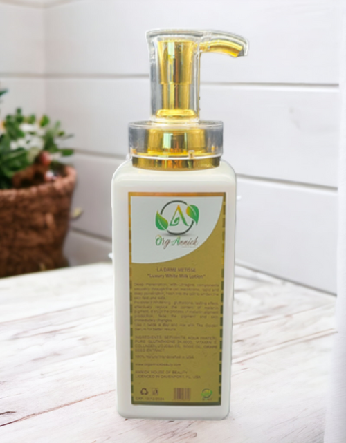 Load image into Gallery viewer, La Dame Gold Collagen &amp; Glutathione Brightening Body Milk Lotion – 16oz | Daily Body Moisturizer with Vitamin E for Smooth, Soft-Feeling Skin | Lightweight Hydration for All Skin Types
