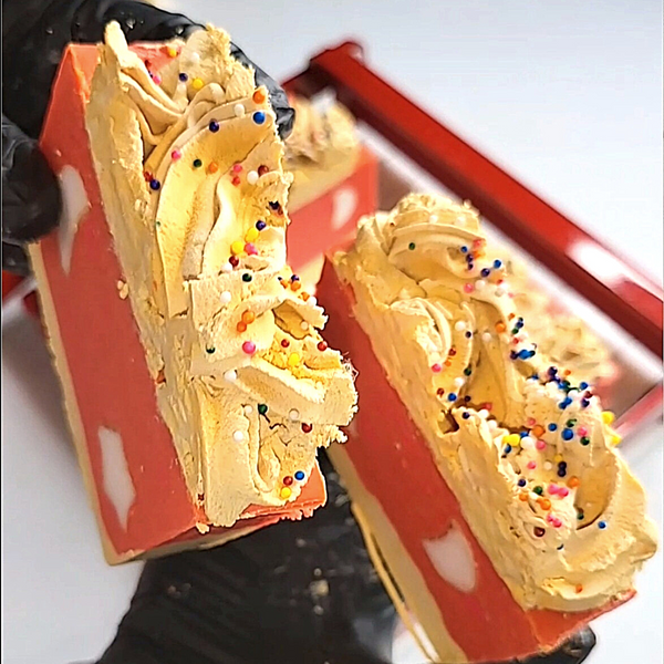 Raspberry Velvet Soap Bar 🧼